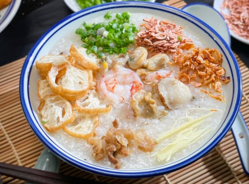 Ăn gì ở Hải Tiến? Top 10 món ngon không thể bỏ lỡ